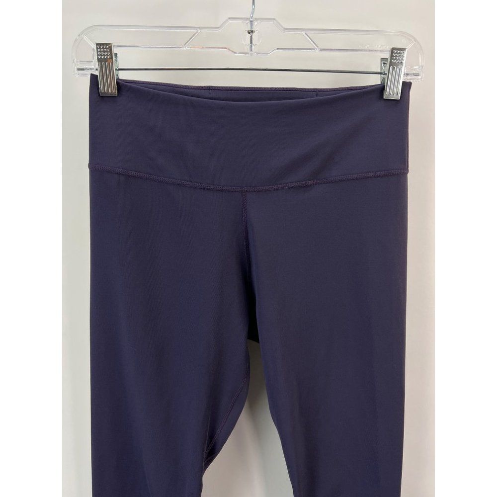 Nike Dri Fit Sz M Plum Purple Capri Leggings - Picture 2 of 6
